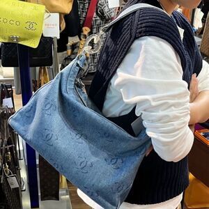 Chanel Women Pre-Loved Bag Very Good Condition